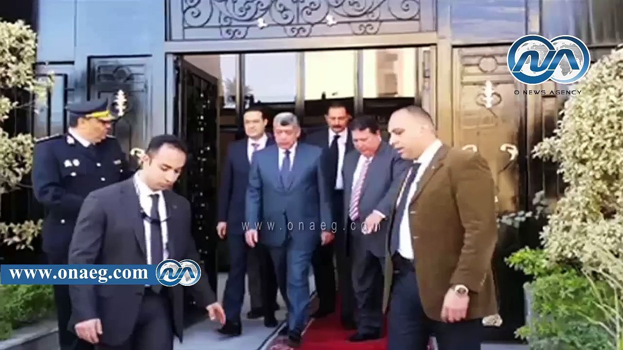 وزير الداخلية يتفقد مشروع "السيارة الذكية" بقطاع الشرطة المتخصصة