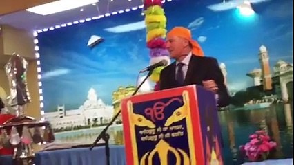 New Zealand PM Visits Sikh Gurdwara