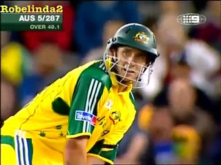 MIKE HUSSEY HITS THE ROOF         2005 vs WORLD XI MELBOURNE youtube original