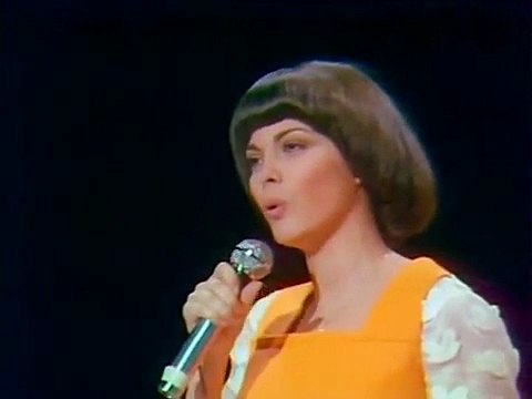 Mireille Mathieu - Emmène Moi Demain Avec Toi