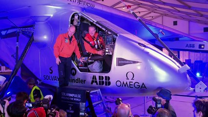 الطائرة الشمسية "سولار امبلس" تقلع من ابو ظبي في رحلة تاريخية