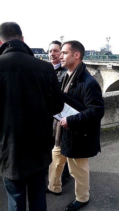 Armel sur marché de JOIGNY avec France télévision 1