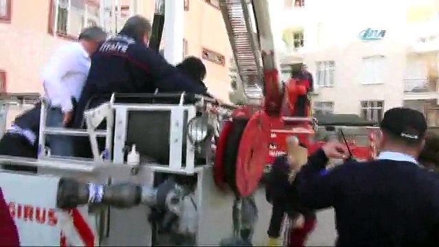 Kızlarını vermeyen ailenin evini tüfekle bastı