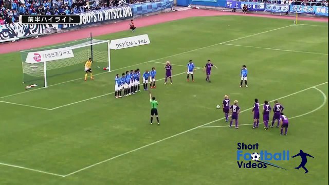 Sacrée idée pour marquer sur coup franc !