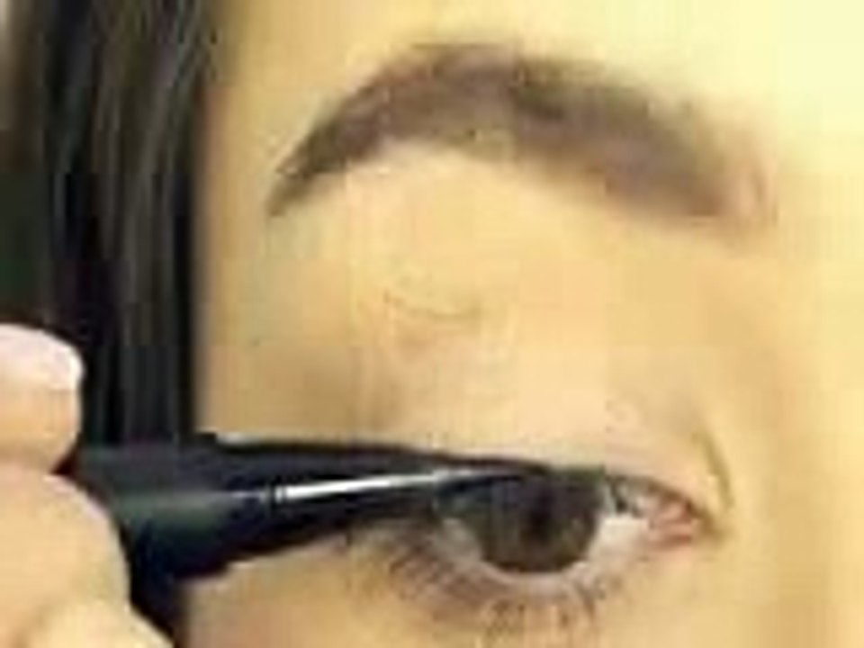 eyeliner for your eye shape