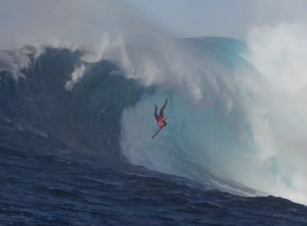 PEDRO CALADO - Wipeout at Jaws
