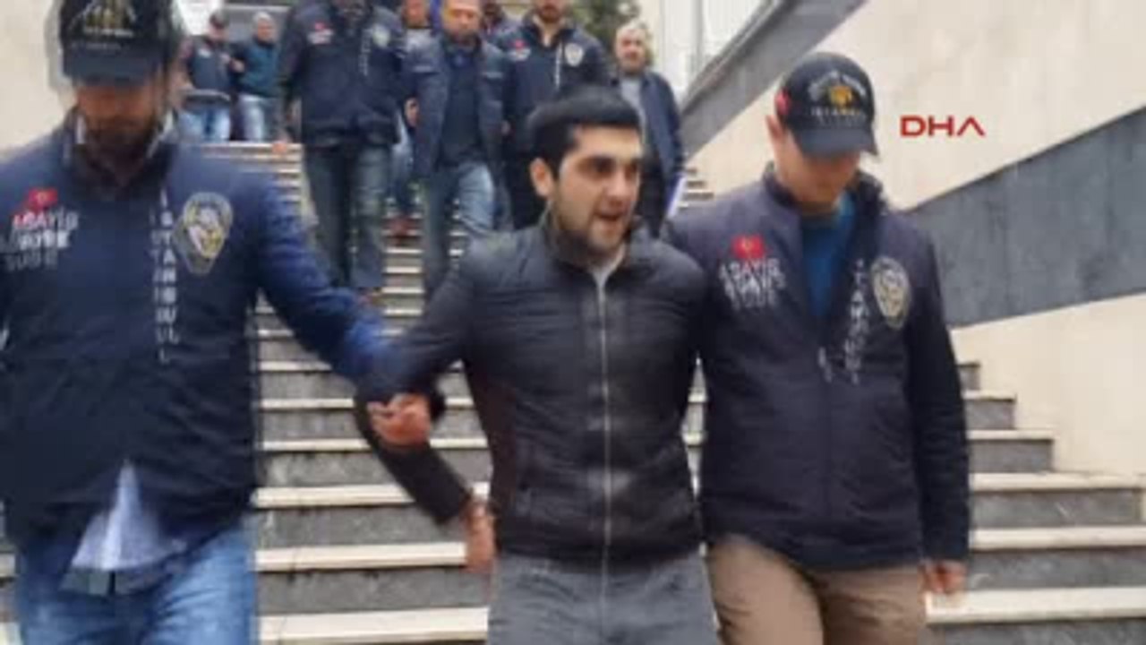 Çaldıkları İmitasyon Çıkan Bilezikleri Bozdururken Yakalandılar