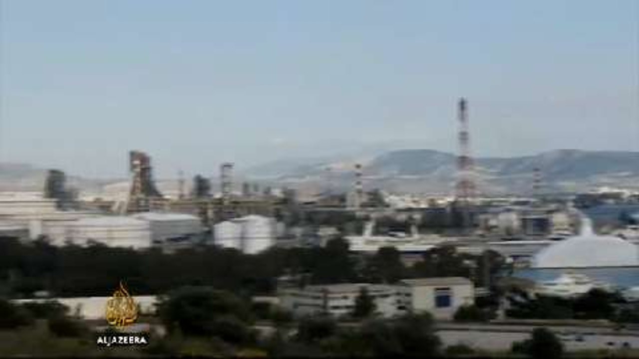 Greece cracks down on tax evaders