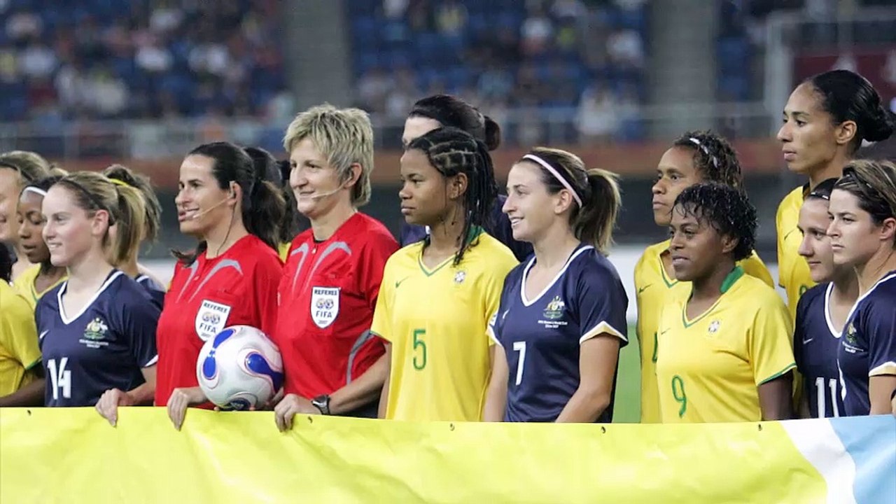 FIFA: Hope Powell: 'Mehr Frauen etablieren'
