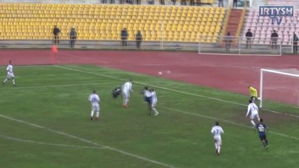 Il réussit un coup du scorpion spectaculaire !