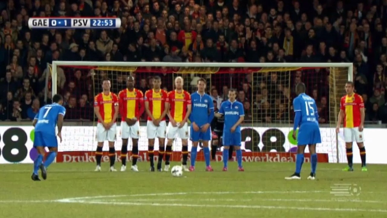 Akrobatik-Tor zum Moral-Sieg für PSV