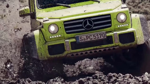 Un show car Mercedes G 500 4x4 haut sur pattes