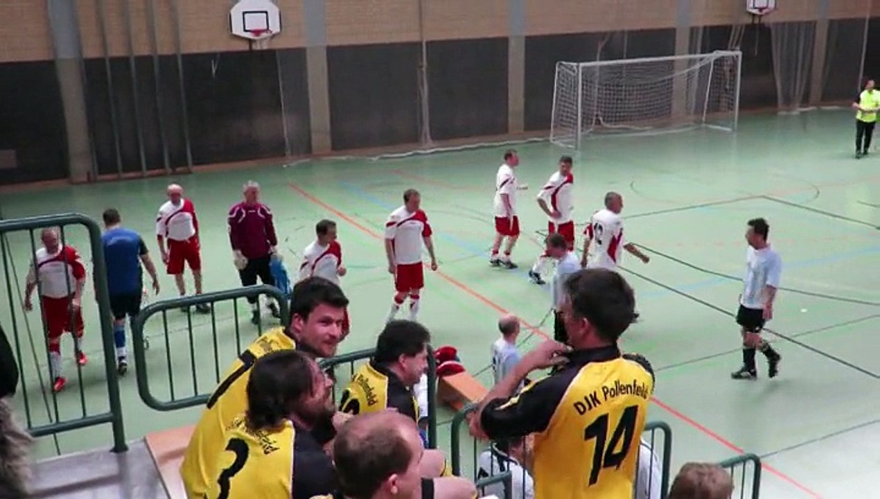 2015 – Die AH-Mannschaft beim Hallenturnier gegen Ellingen