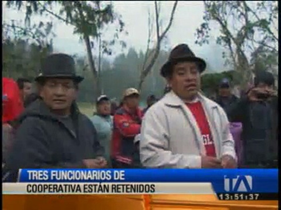 Comunidad de Suscal mantie retenidos a tres funcionarios de cooperativa