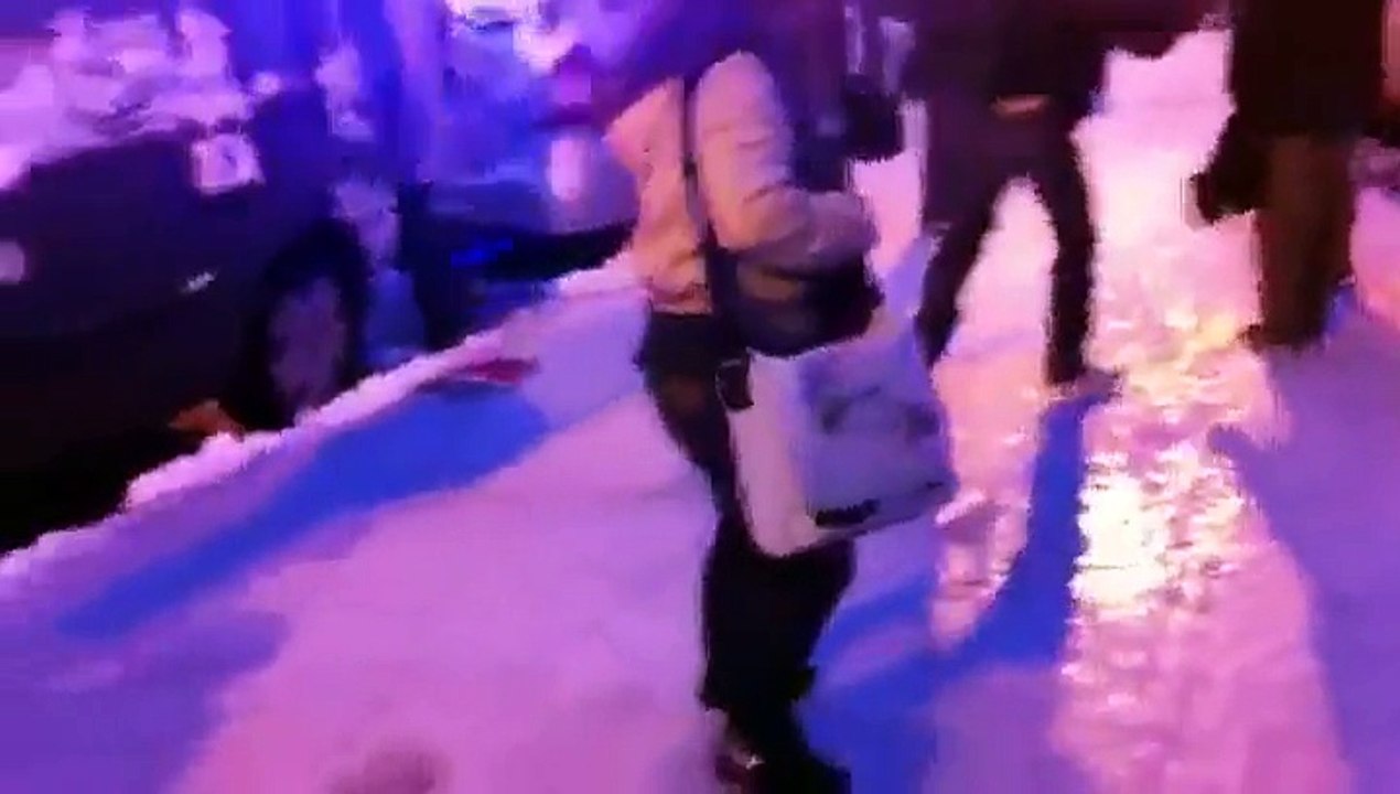 Belles petites glissades sur la neige