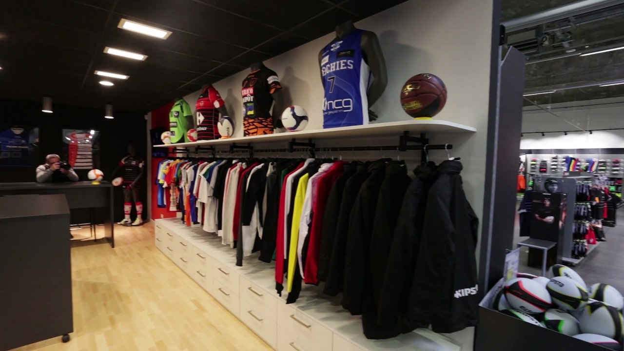 Les terrains de sport prennent vie au Kipstadium.