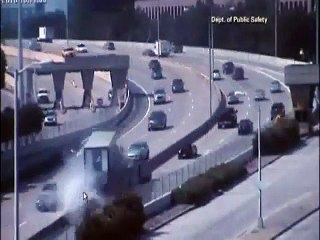 Les vidéos de surveillance témoins d'un accident de voiture sur l'autoroute