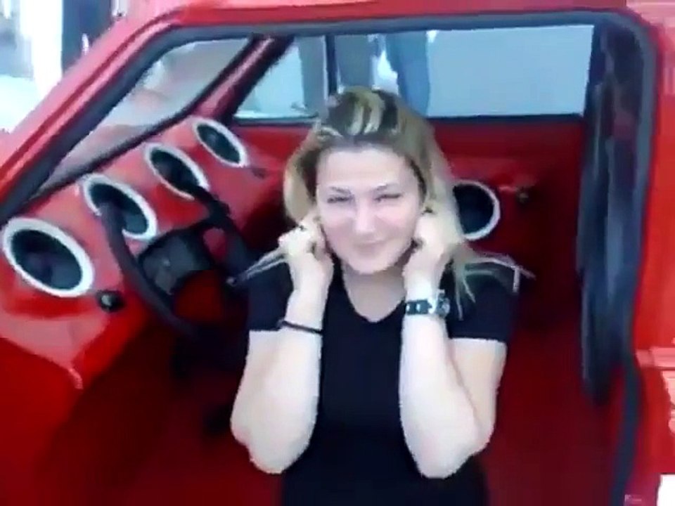 La plus grosse installation musicale du monde dans une voiture