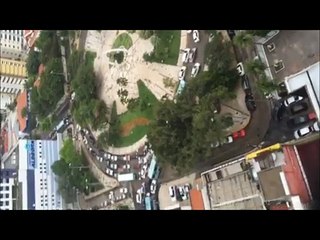 Manifestação de taxistas em Fortaleza paralisa o trânsito