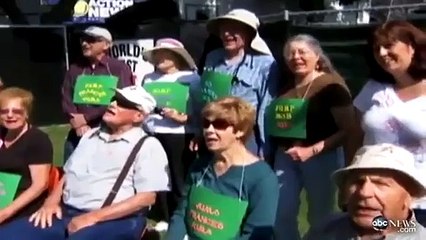 C'est fou ce que cette mamie ose faire!