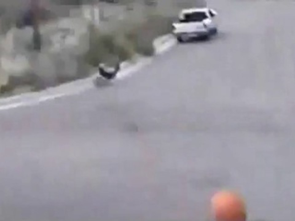 Très grosse chute en skateboard !!!!