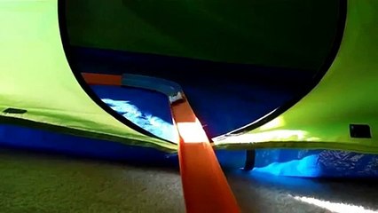 Le plus grand circuit de voitures électriques fait maison!