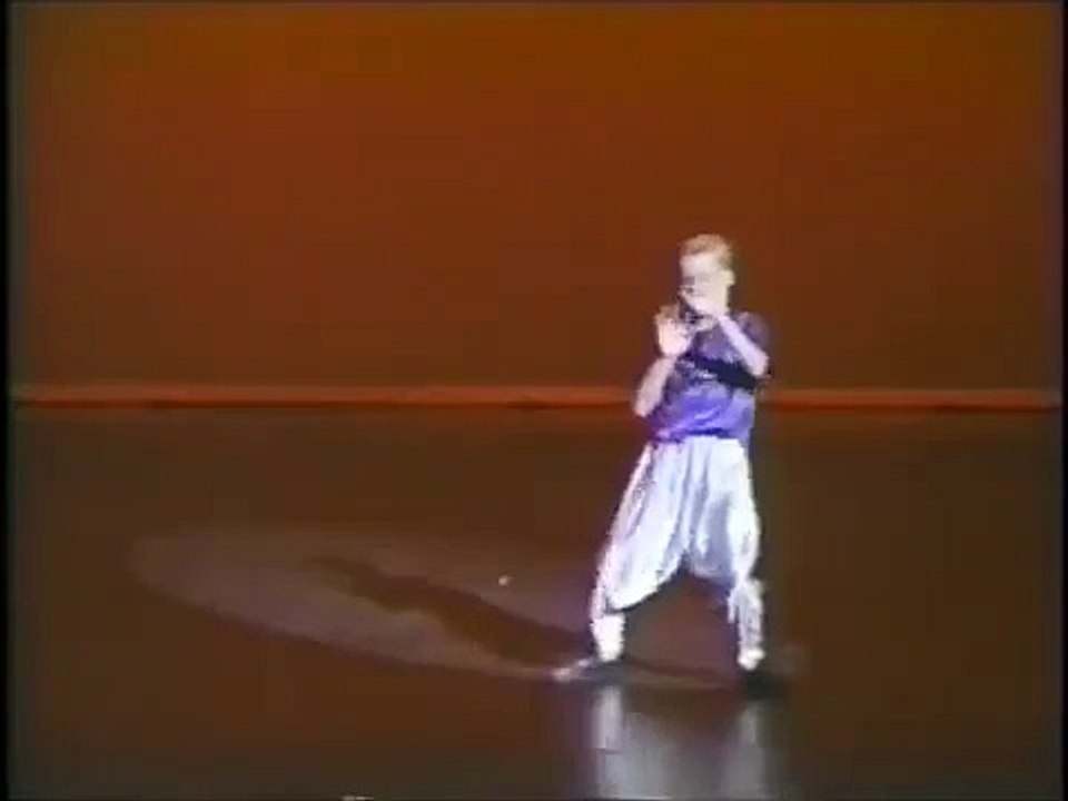 Ryan Gosling is dancing at 1992........