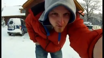 Tracté par un 4X4, il s'éclate dans la neige