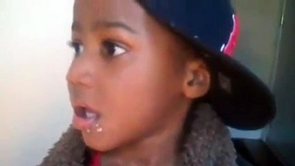 Un petit garçon qui ne sait pas mentir à sa maman