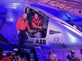 El avión Solar Impulse 2 inició en Abu Dabi una histórica vuelta al mundo