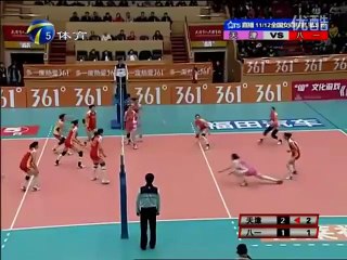 Un point de volleyball super tendu!!!