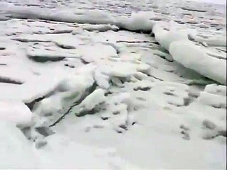 De la glace fait des sons très étranges