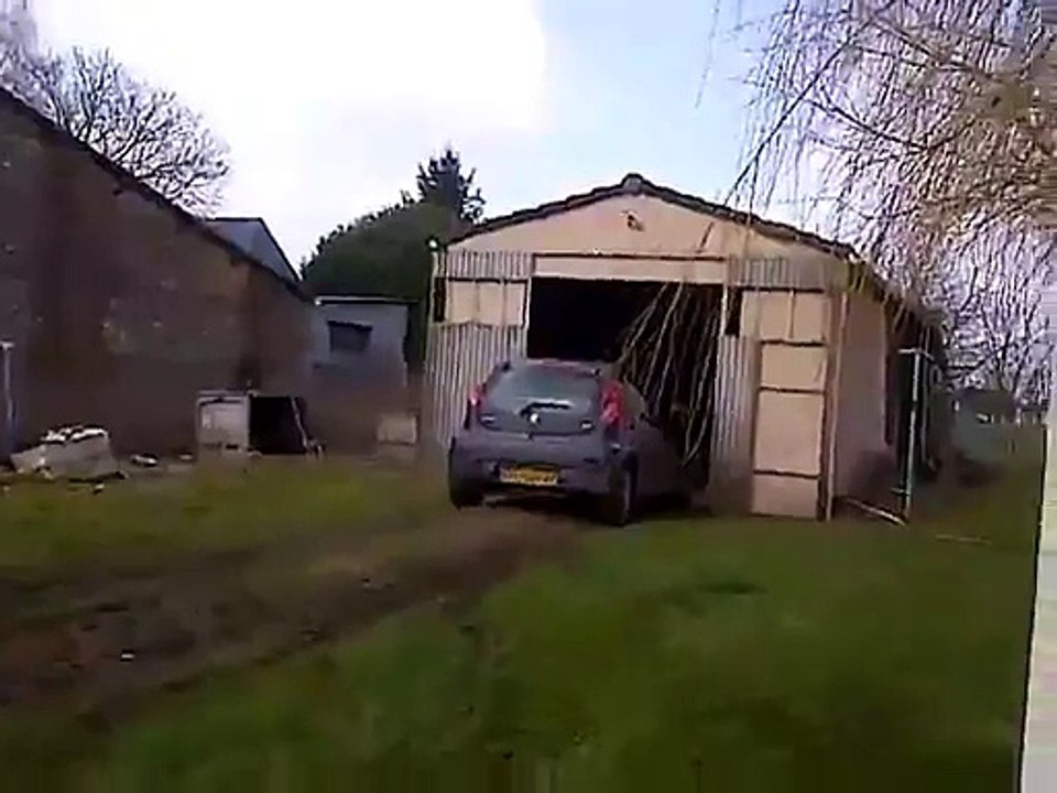 Il tente une marche arrière comme les grands