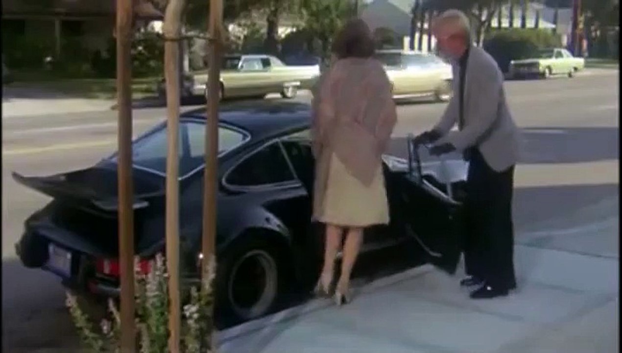 Chuck Norris et ses Rayban parodié par Mozinor