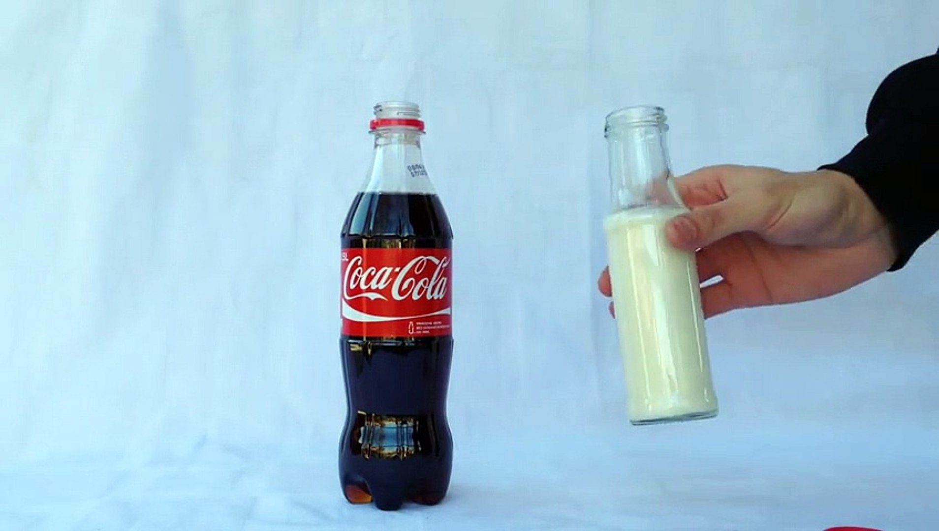 Il mélange du coca avec du lait ! Le résultat est EXTRAORDINAIRE - Vidéo  Dailymotion