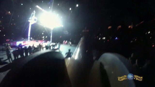 Homme-canon en caméra embarquée : flippant!