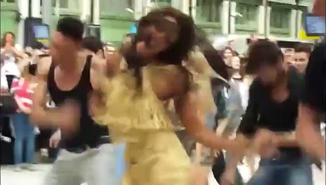 Flash Mob à la Gare de Lyon avec Shy'm en guest star