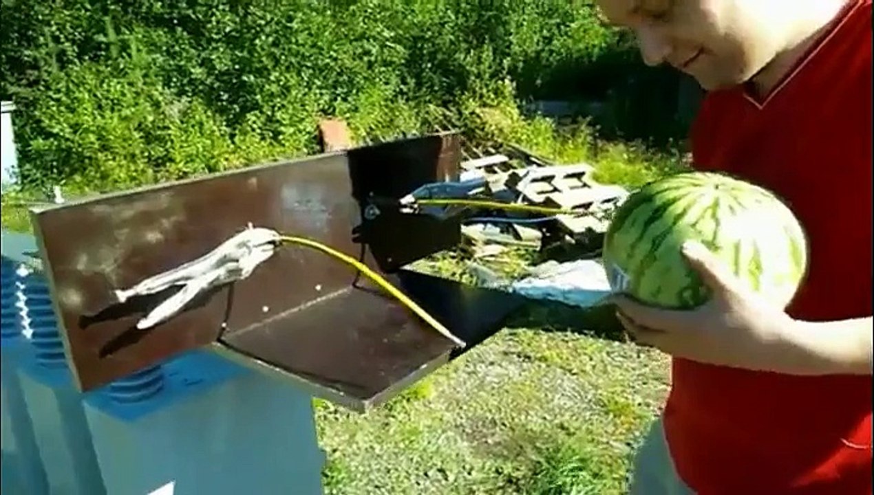 Comment faire exploser une pastèque en moins de deux minutes