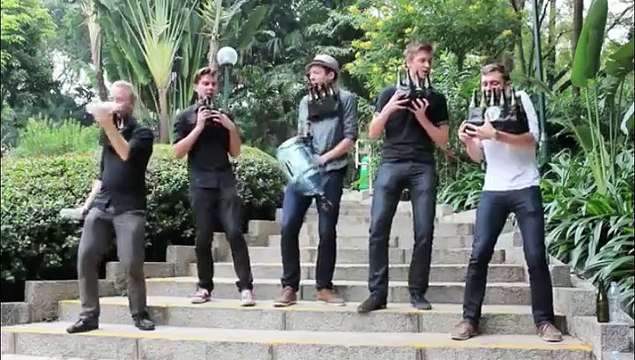 LMFAO parodie avec des bouteilles vides