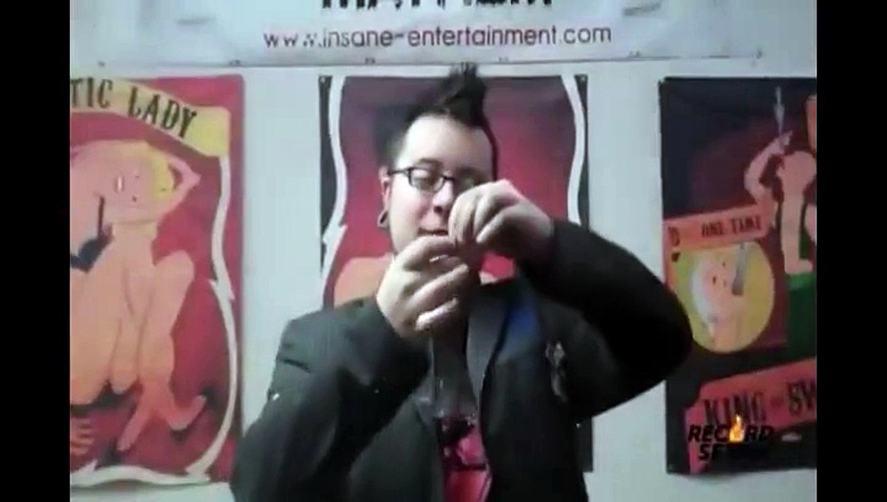 Un dingue se met 3 capotes dans le nez