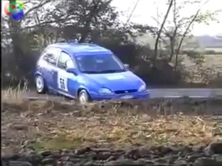 Un pilote de rally oublie son copilote