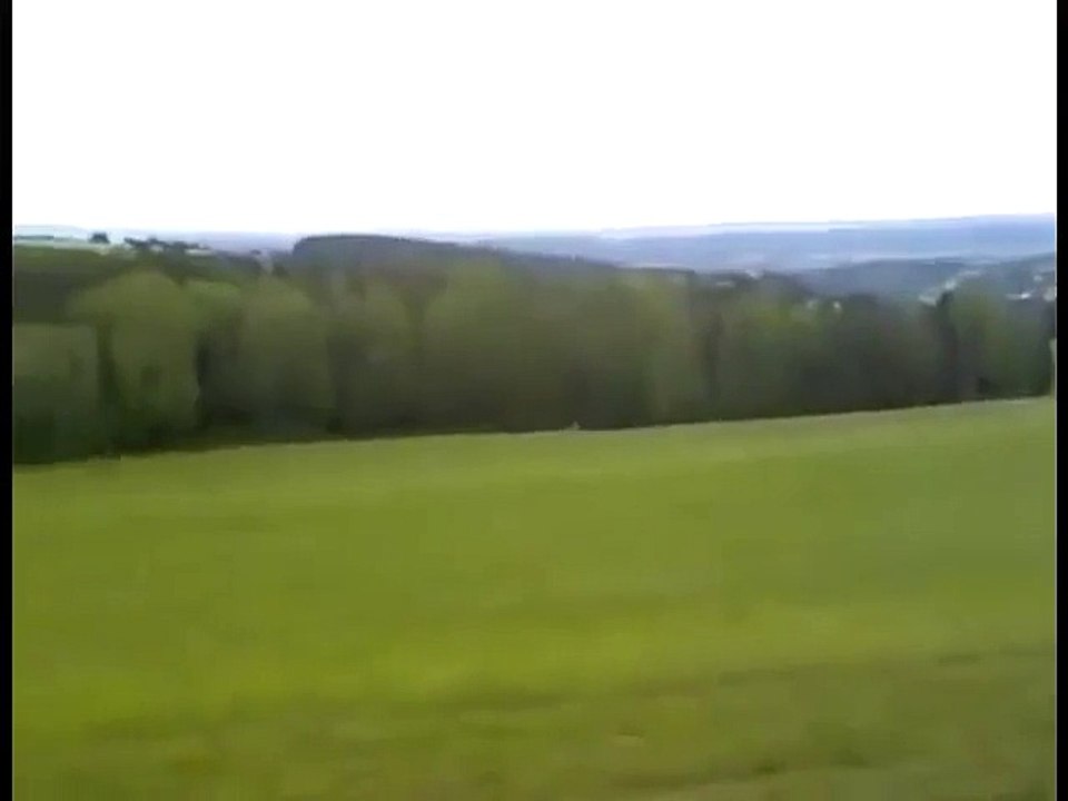 Un saut de malade dans un petit village