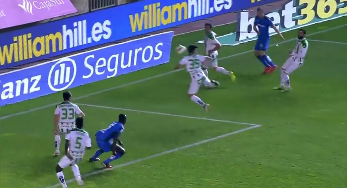 Fede Vico marque un des plus beaux buts contre son camp de la saison