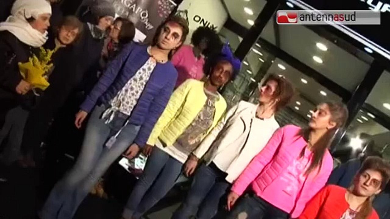 TG 09.03.15 Modelle col volto tumefatto, "trucco" choc in una passerella barese