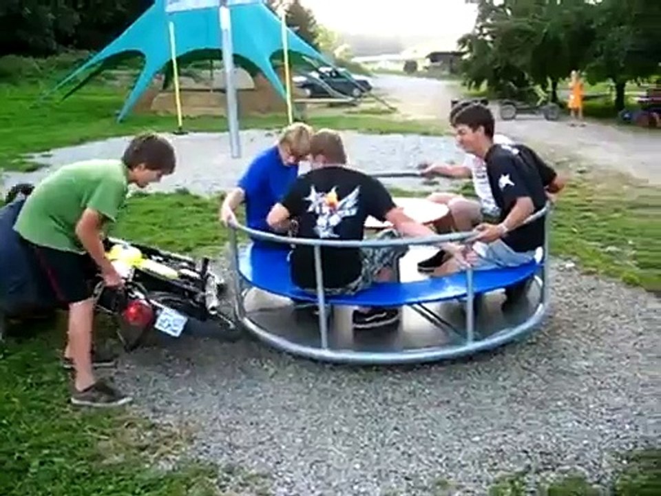 Un tourniquet assisté par mobylette !