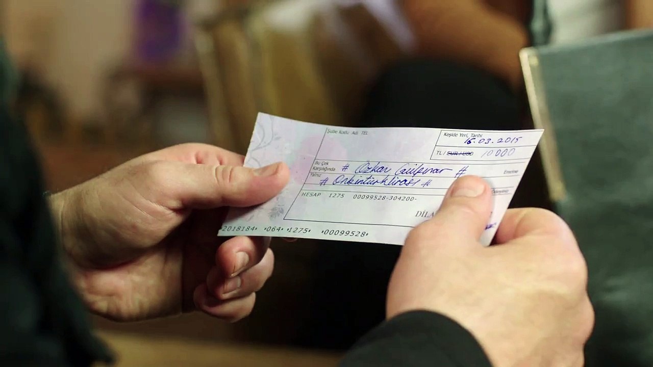 Paramparça 16. Bölüm Fragmanı İzle