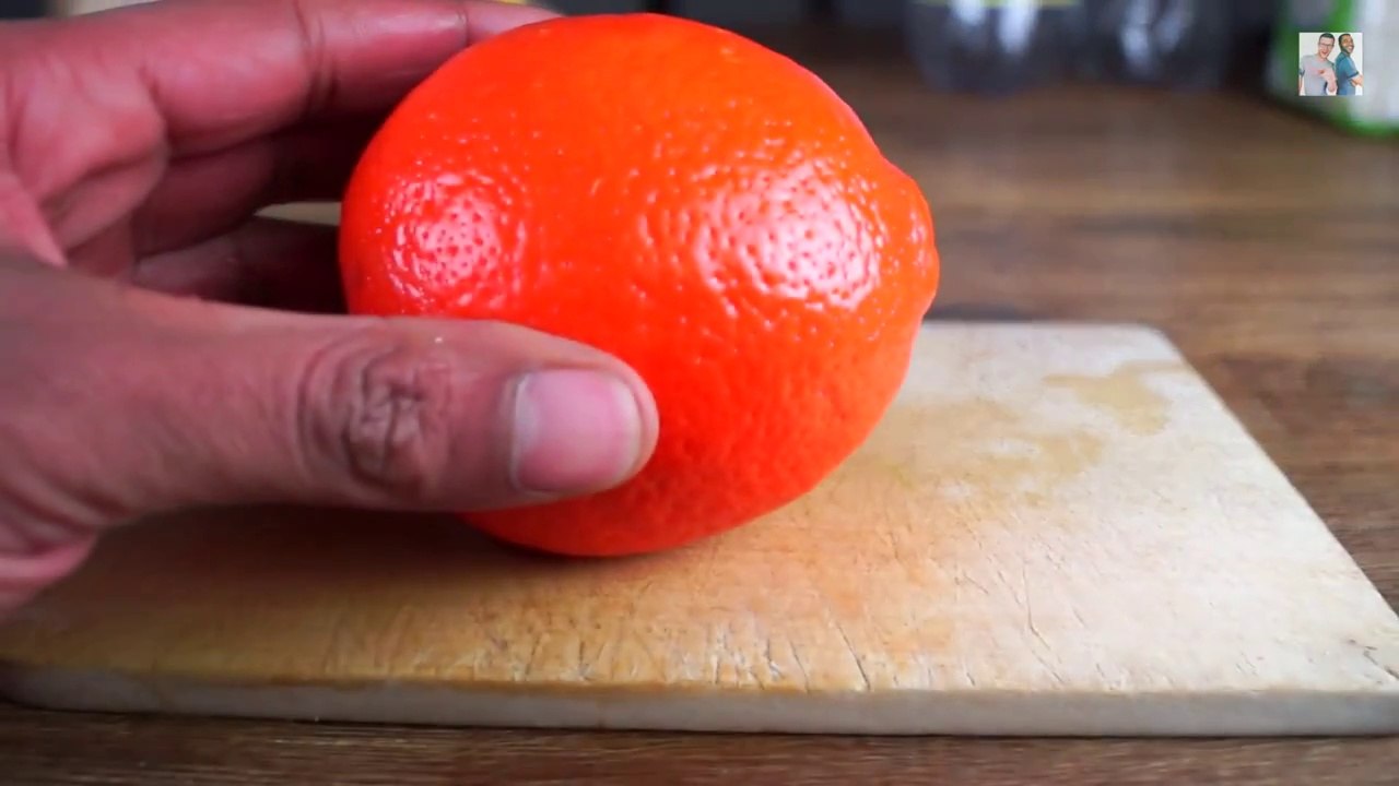 Comment éplucher une orange ? (Astuce)
