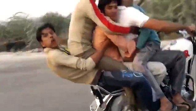 Owsome bike wheeling OMG! with 4 persons without driver - One Wheeling in Pakistan 3 - HDEntertainment