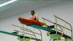 Emmener son kayak sur un plongeoir à la piscine