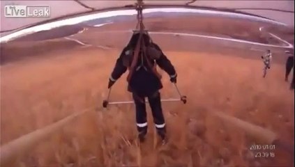 Départ raté en deltaplane... Ca pardonne pas !